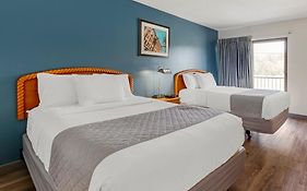 Polynesian Hotel & Suites